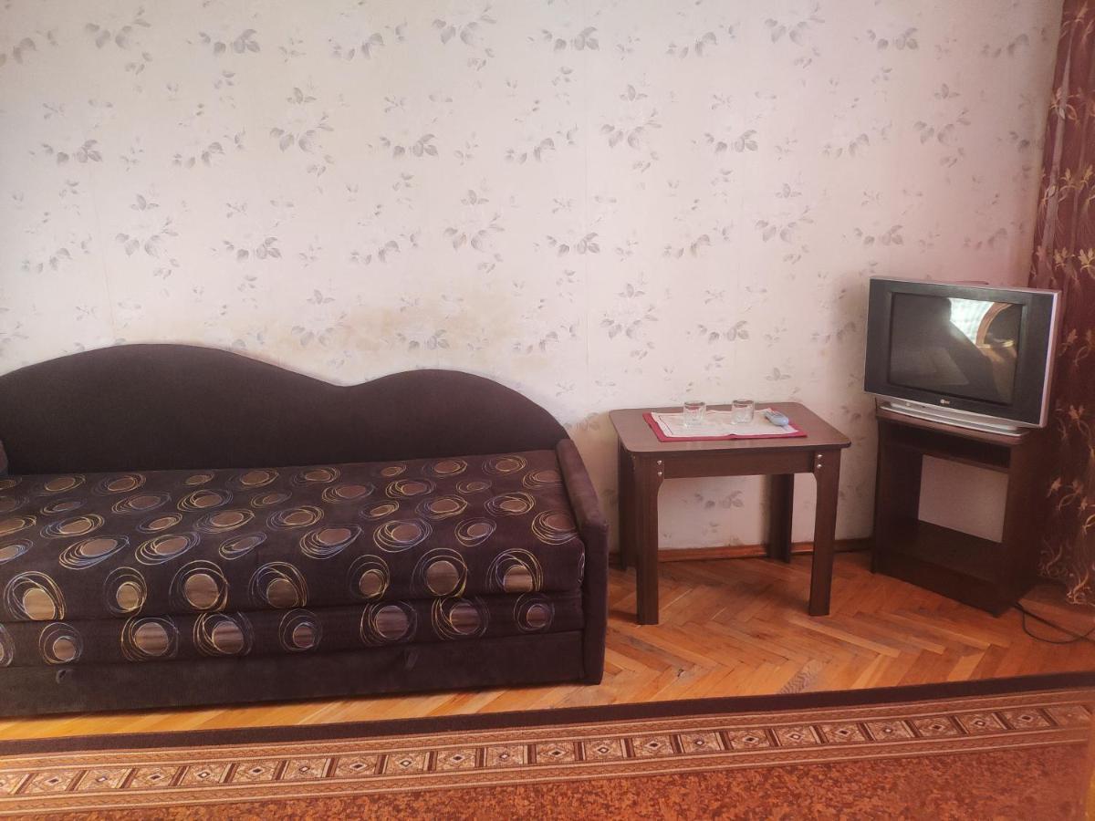 Комунальне Підприємство Готель Україна Zolochiv Zewnętrze zdjęcie